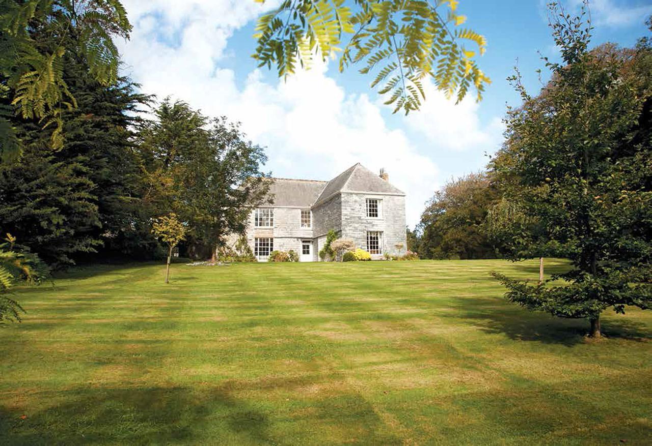 Trewornan Manor Bed & Breakfast Wadebridge Exterior photo