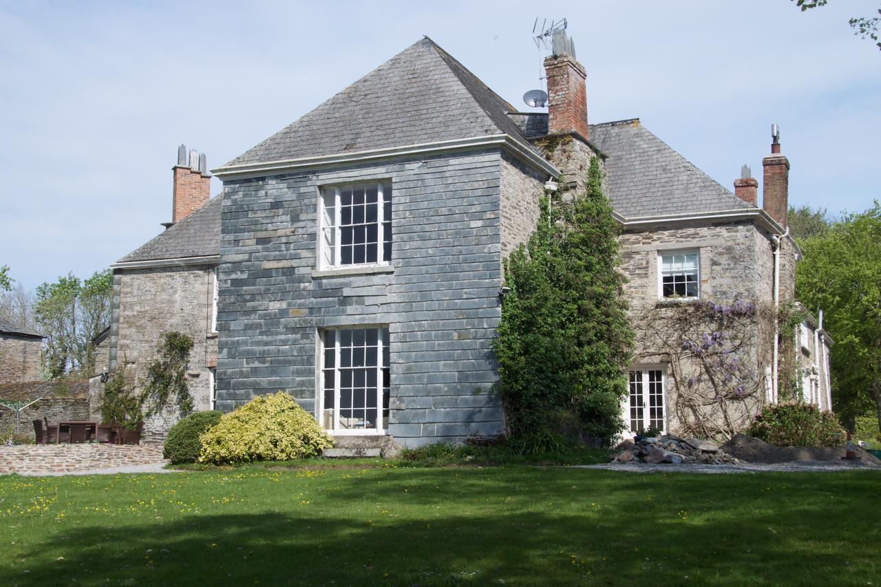 Trewornan Manor Bed & Breakfast Wadebridge Exterior photo