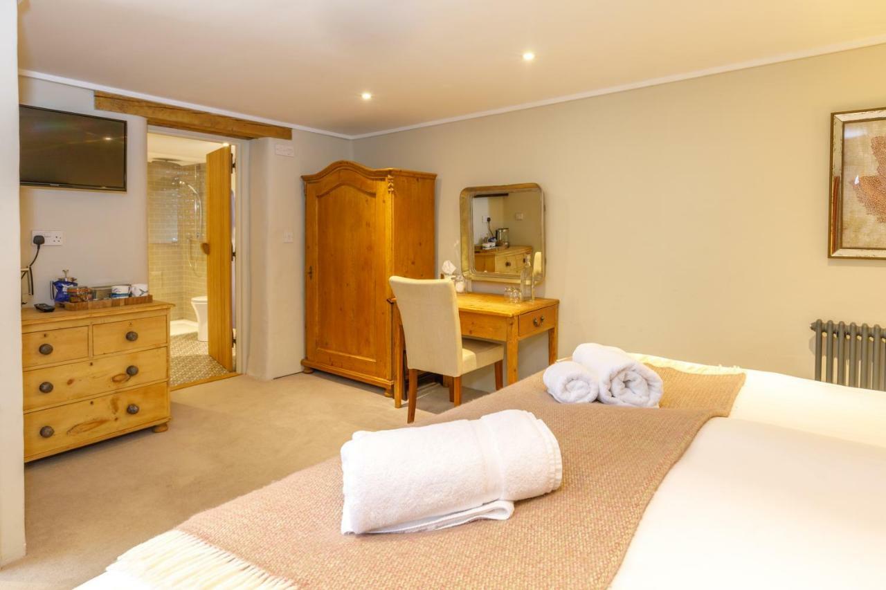 Trewornan Manor Bed & Breakfast Wadebridge Exterior photo