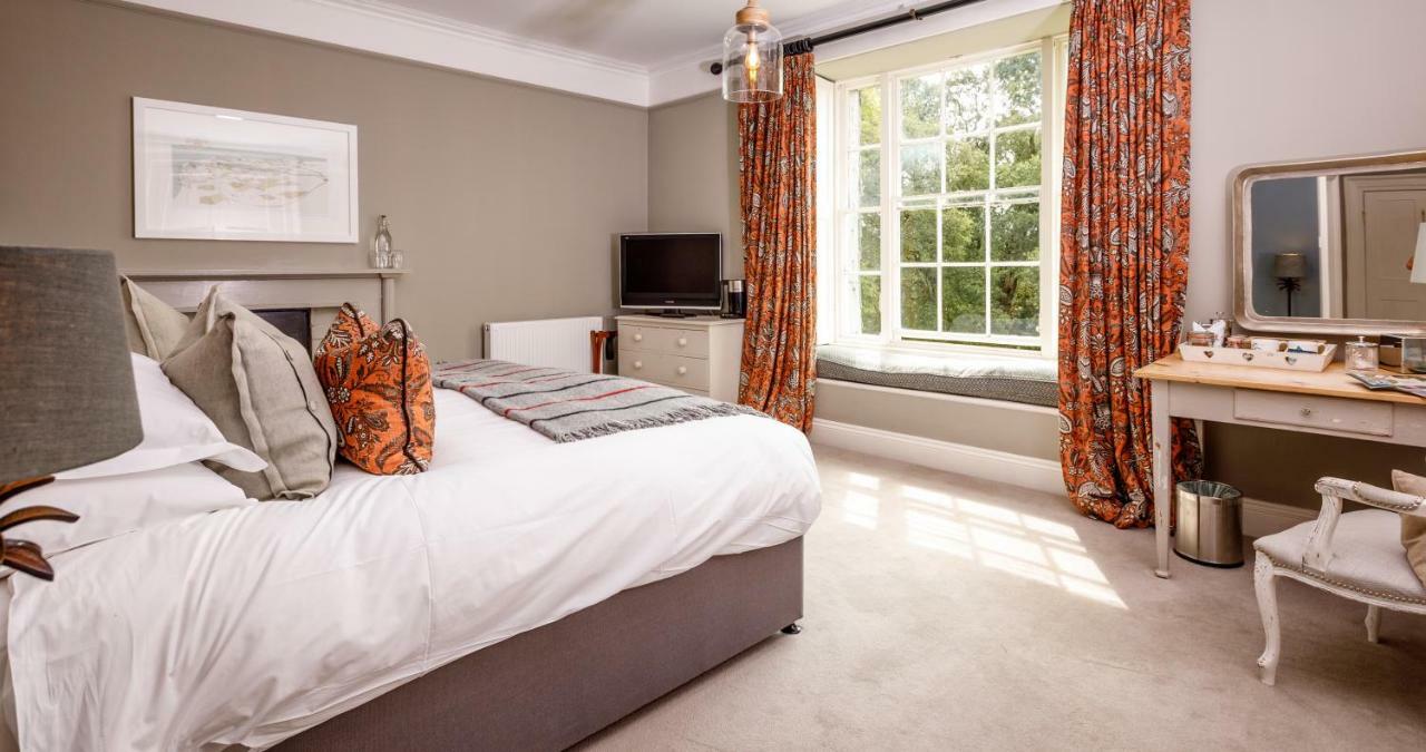Trewornan Manor Bed & Breakfast Wadebridge Exterior photo